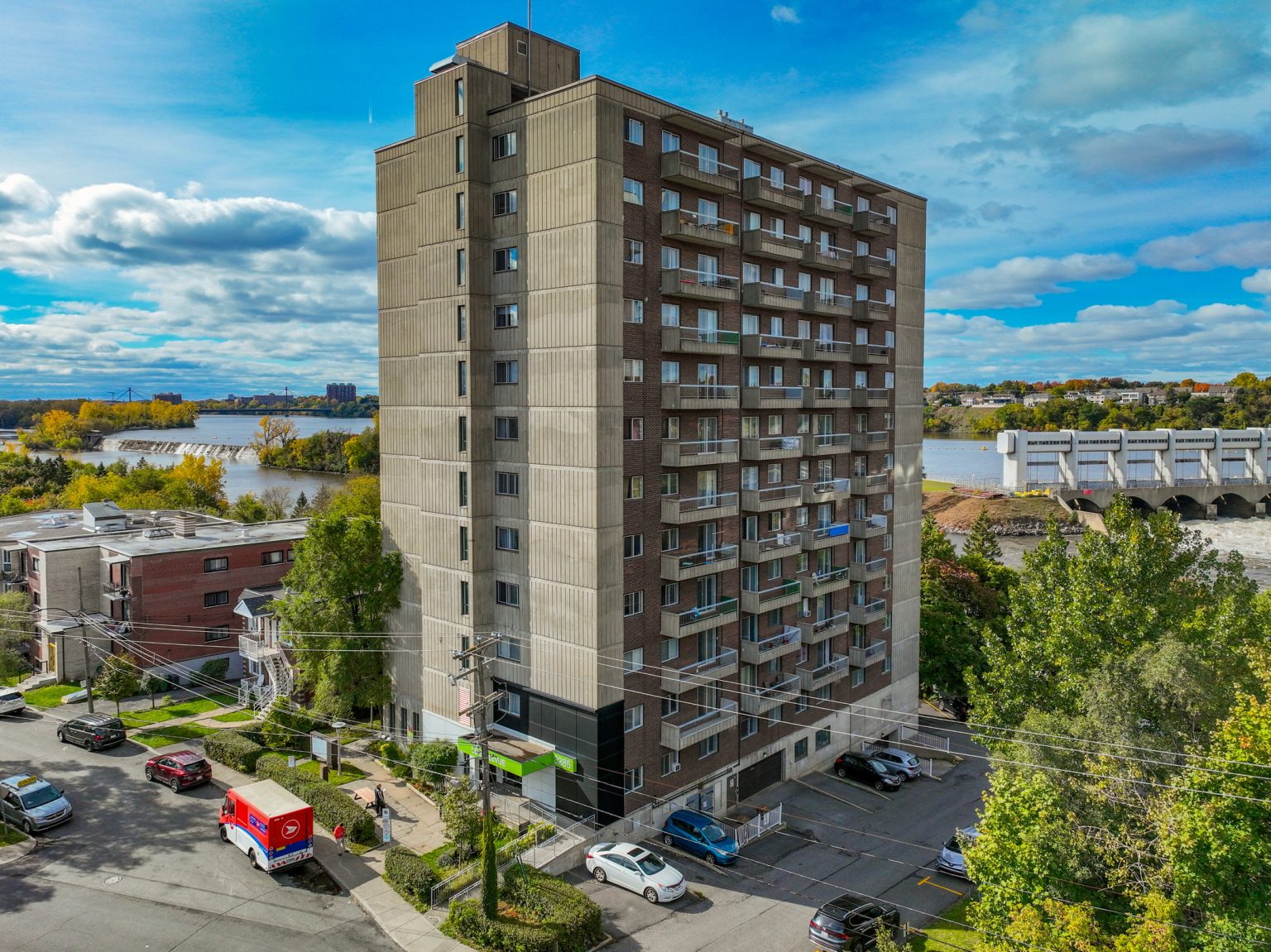 3285 Gouin Est- Aerial 3